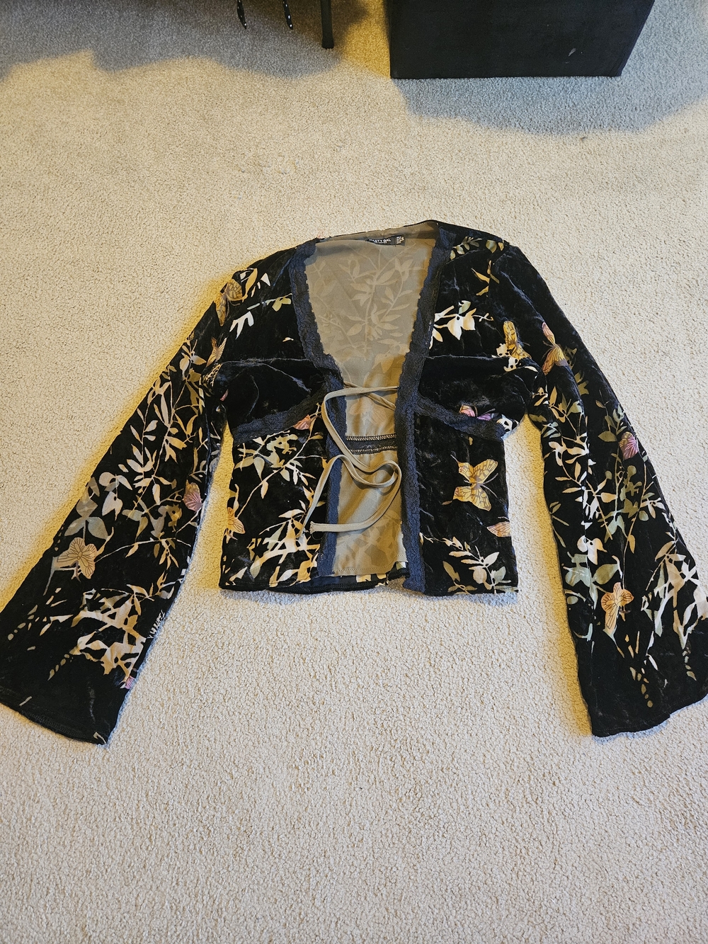 Nasty Gal Black Floral Velvet Tie-Front Blazer